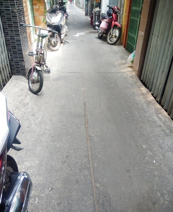 Nhà đường Bến Vân Đồn quận 4 2.6x6.3m